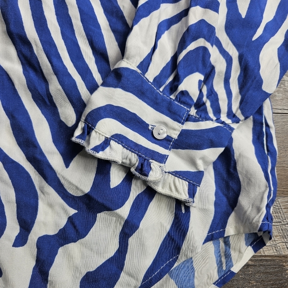 Orlinn Paris Blue and White Zebra pattern Blouse Ruffle Neck & Cuffs - Picture 3 of 12